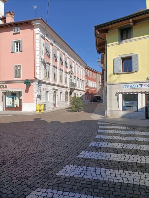 Appartamento Bonbon, Centro Storico Con Parcheggio โกริเซีย ภายนอก รูปภาพ