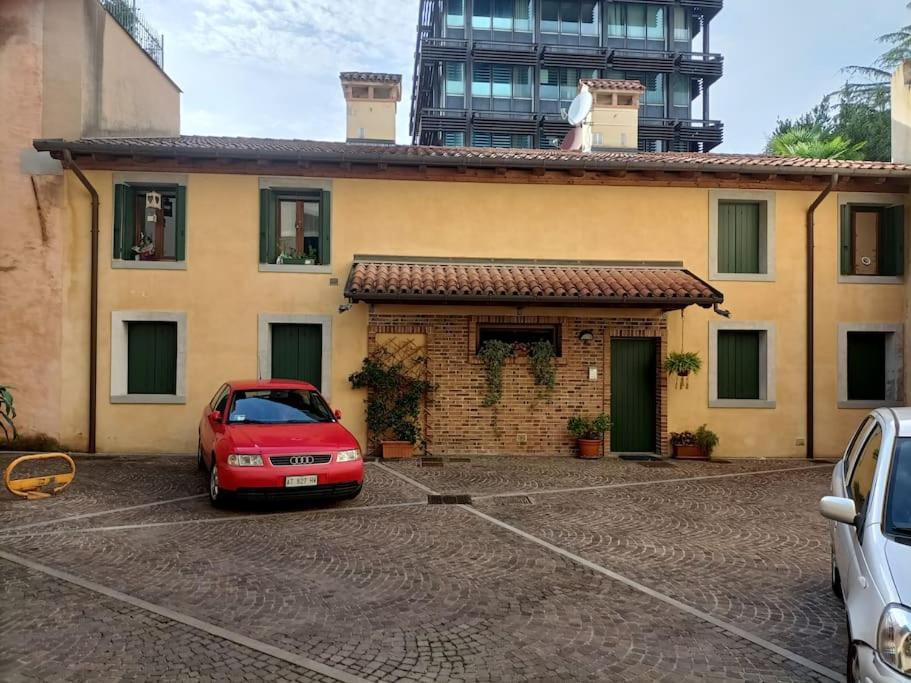 Appartamento Bonbon, Centro Storico Con Parcheggio โกริเซีย ภายนอก รูปภาพ