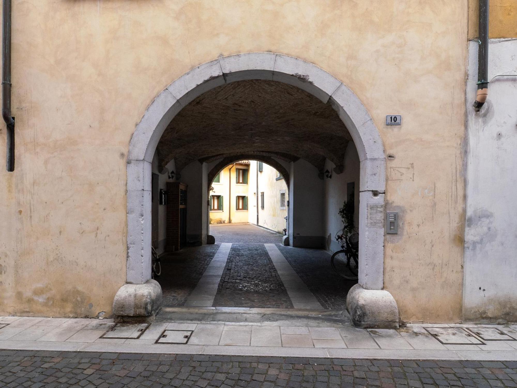 Appartamento Bonbon, Centro Storico Con Parcheggio โกริเซีย ภายนอก รูปภาพ